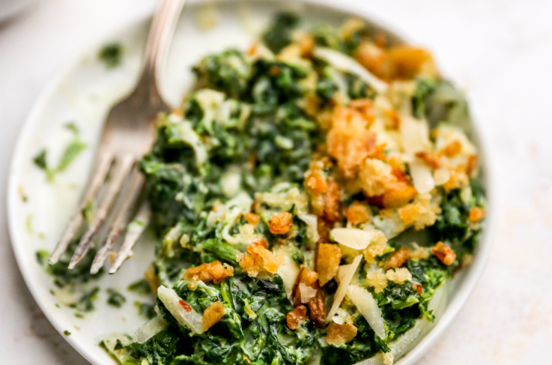 Creamed spinach gratin with crispy onions